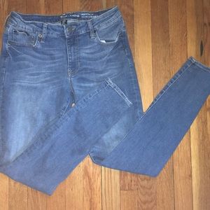 NWOT Gap High Stretch Legging Skinny Jean